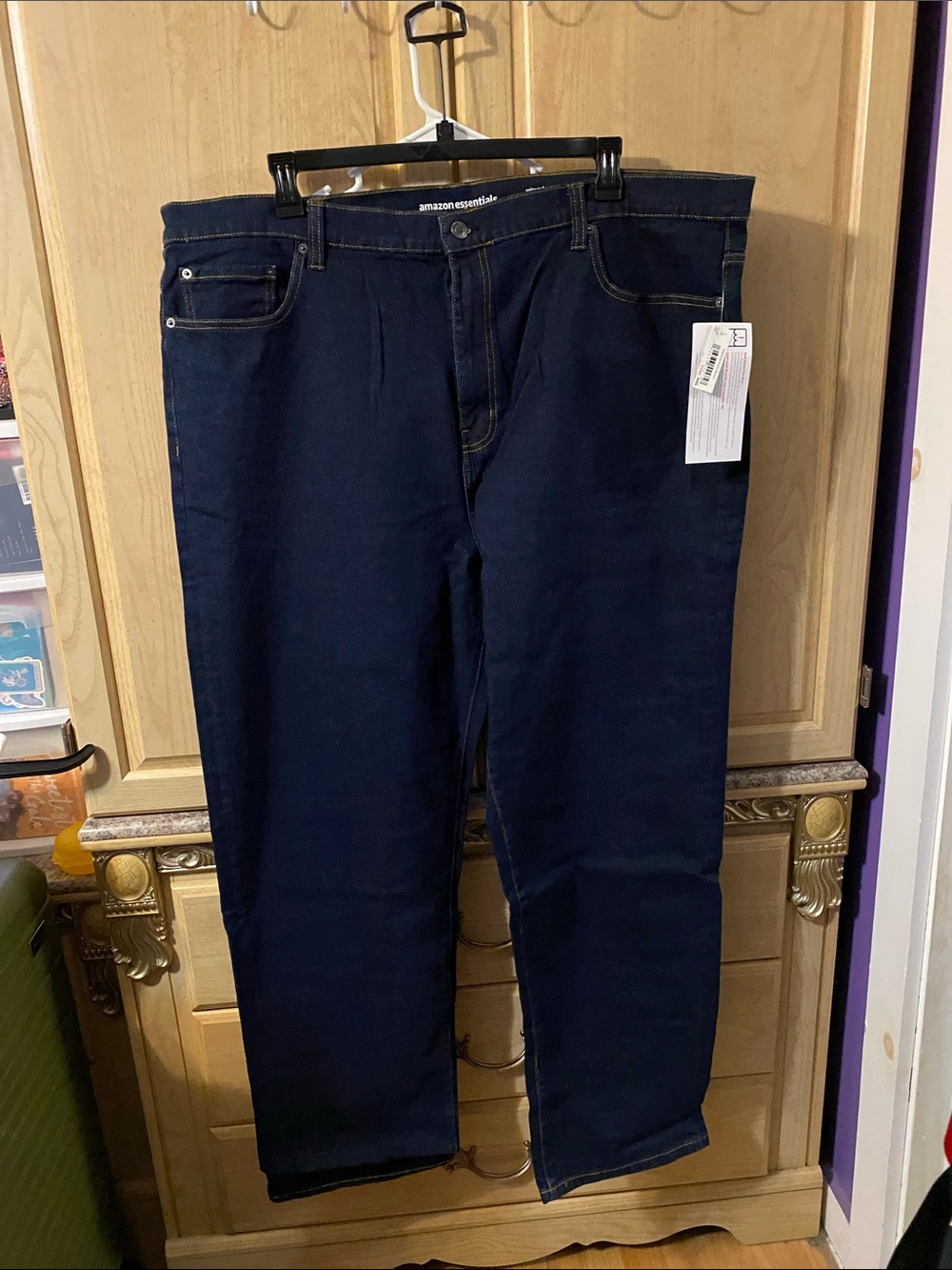 Amazon Essentials Men’s Straight-Leg Relaxed Jeans Size 50Wx34L